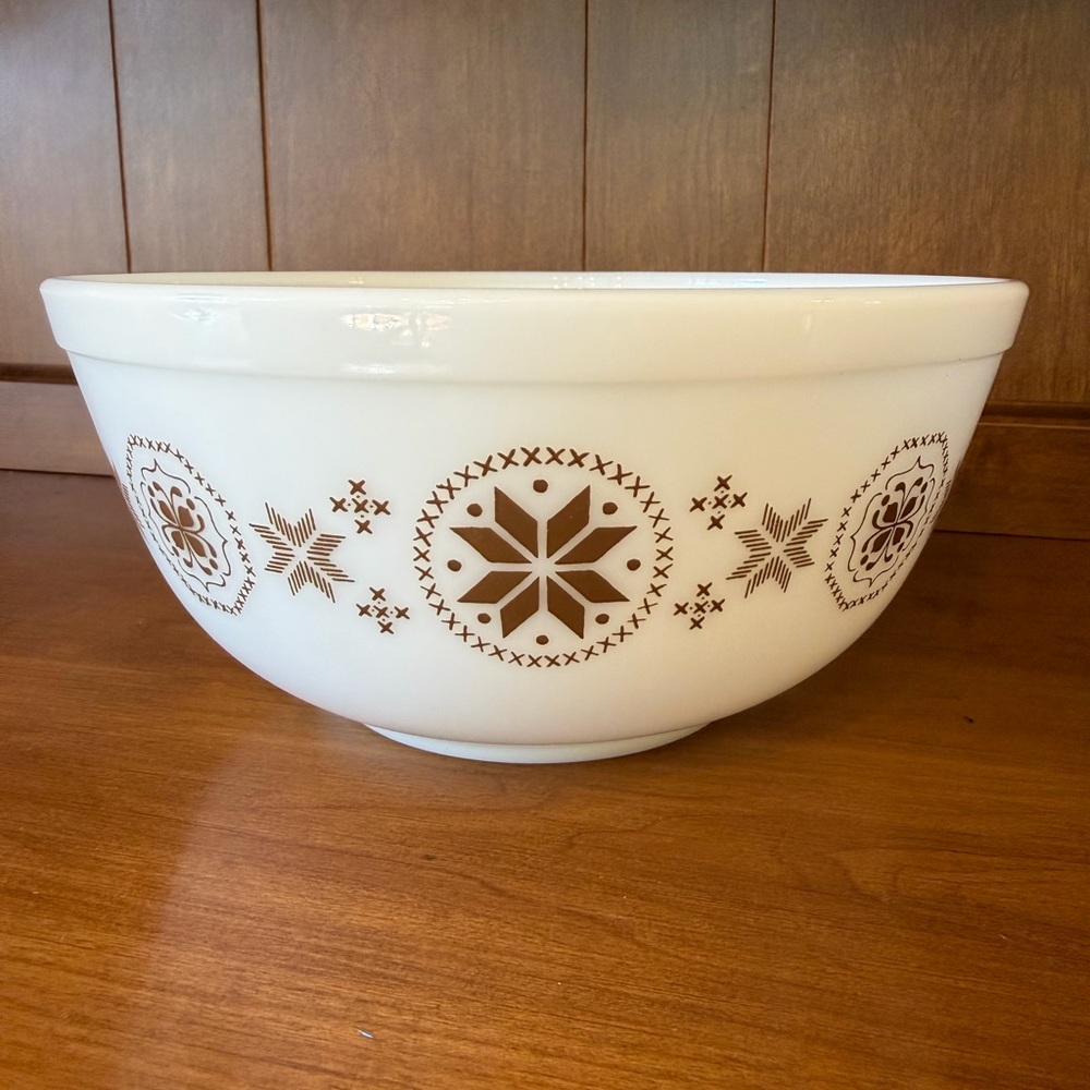 Vintage Town & Country White Mixing Bowl w Brown Geometric Pattern